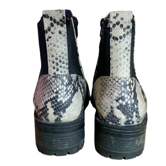 Universal threads shoes black and white ankle booties size 7.5‎ reptile print - Picture 6 of 7